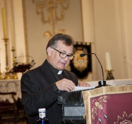Rvdo. Miguel Riquelme, en la proclamación del Pregón de Semana Santa 2018, celebrado en la parroquia de Nuestra Señora de Belén.